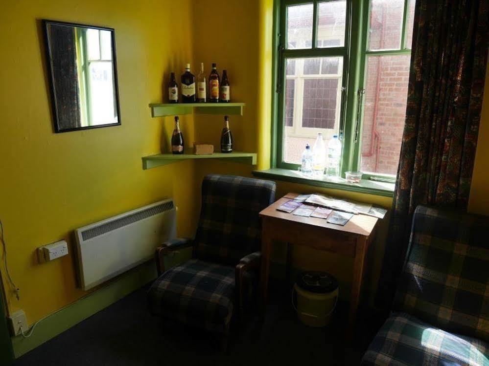 Stafford Gables Hostel Dunedin Exterior photo